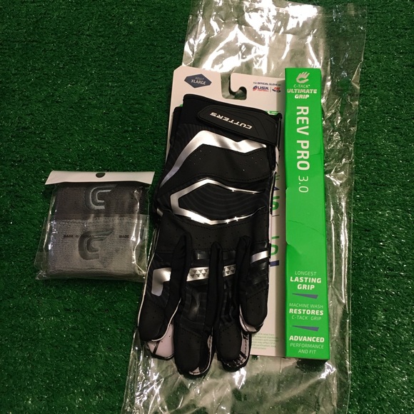 NEW CUTTERS REV PRO 3.0 WR FOOTBALL GLOVES XL - Picture 1 of 5